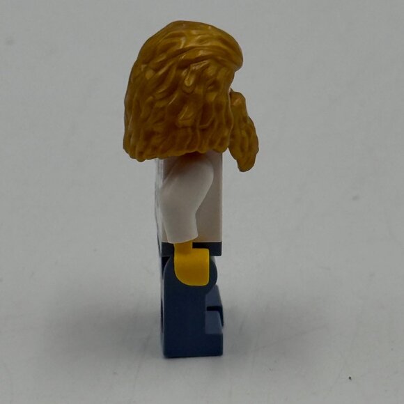 LEGO Dog Lover Guy Minifigure w/ Gold Hagrid Looking Beard Build-A-Minifigure - Picture 2 of 7